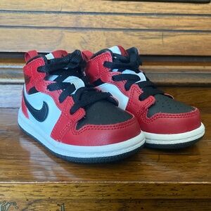 Nike Air Jordan 1 Chicago Toe TD 640735-069 size 5C